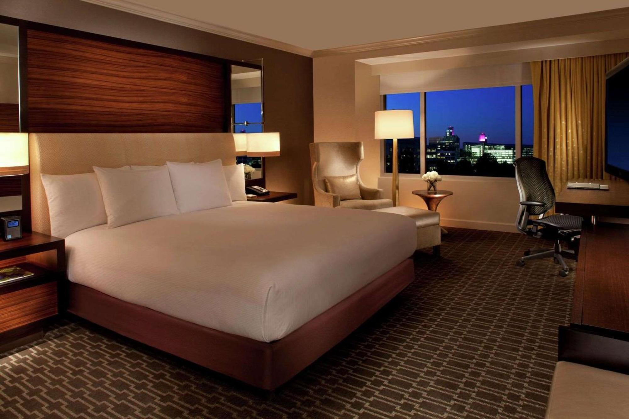 Hotel Hilton Mclean Tysons Corner Exterior foto